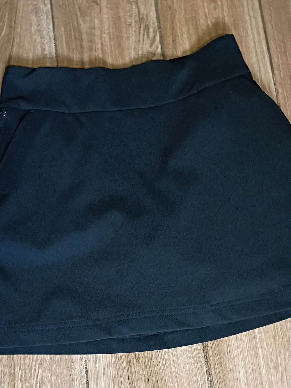 Women's Black Athletic Mini Skirt with Smooth Waistband